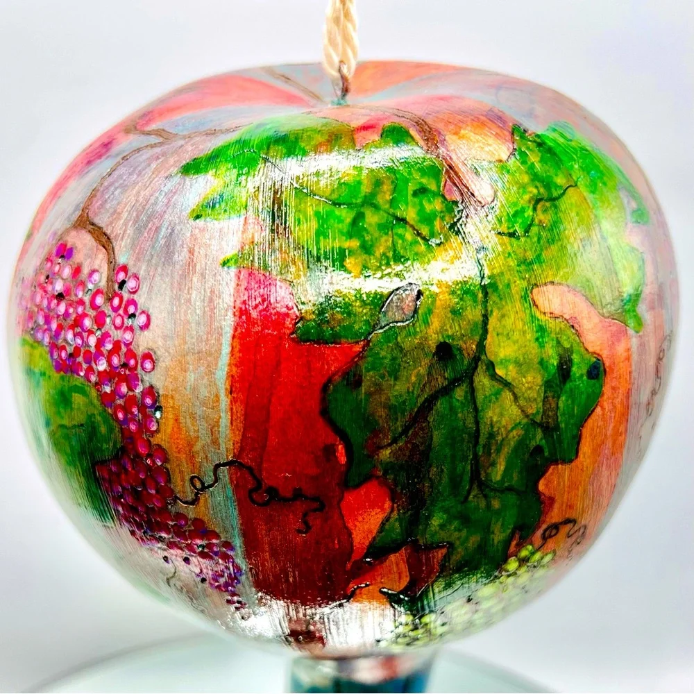 NEW Original Hot Air “ BALLOON of GRAPES ” Hand Crafted Gourd Art Wine Lovers - Picture 11 of 17